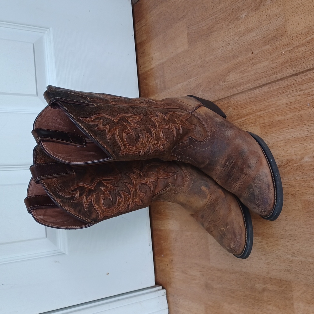 Justin cowboy boots men's size 9.5 D leather uppers